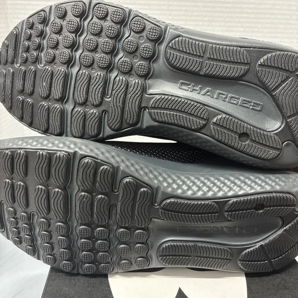 Under Armour Men’s Sneaker Size 10 Surge Running Shoes Black 3027000-002